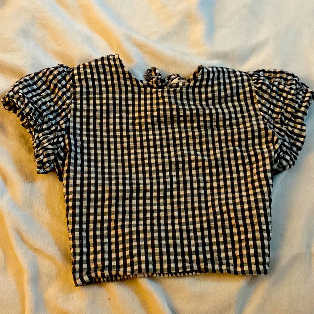 Sim & Sam! Size S puffy shoulders open back